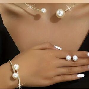 Pearl and Crystal 3 piece Jewelry Set